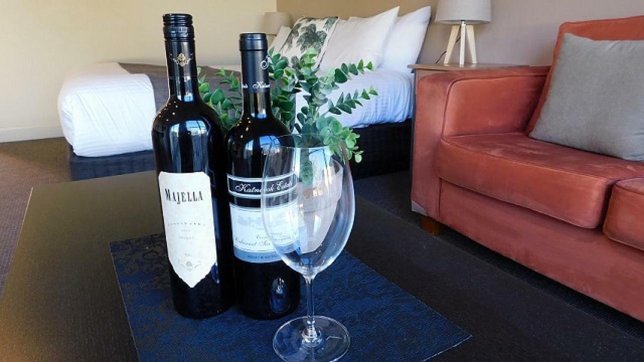 Alexander Cameron Suites Penola Ngoại thất bức ảnh